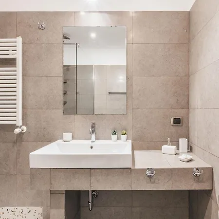 The Rent - Colorful Loft In Trastevere Area شقة روما